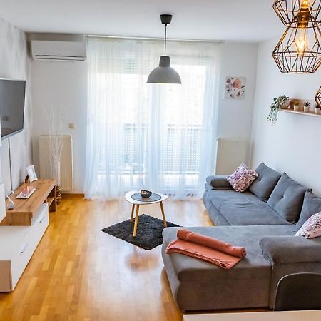 Brand New - Selfcheckins 24 - Zagreb - Garage - Loggia - New - Luxury Apartment Bagian luar foto